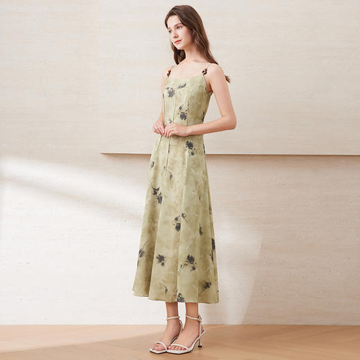 【新中式印花吊带裙】EITIE爱特爱夏季新款氛围感大裙摆及B2507610 商品图2