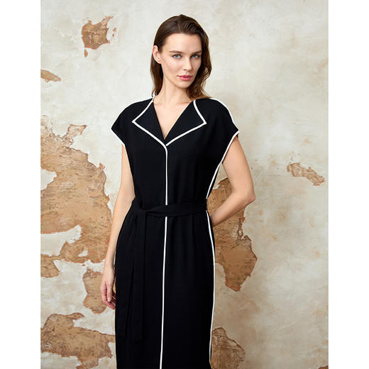 EITIE爱特爱正式感黑白撞色气质V领显瘦高腰连衣裙夏季新款8207960 商品图5