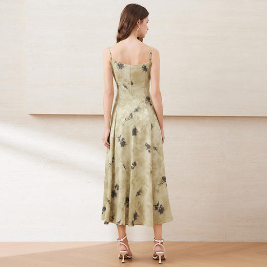【新中式印花吊带裙】EITIE爱特爱夏季新款氛围感大裙摆及B2507610 商品图4