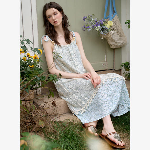 西遇法式吊带连衣裙女新款a字大裙摆海边度假碎花长裙D0050476 商品图1