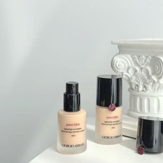 【阿玛尼粉底液小样】瑕疵皮痘痘肌姐妹祥很难不爱阿玛尼粉底液吧 肤质选择: (1红标权利: 适合油皮/混油皮 遮瑕度和控油好些 蓝标大师: 适合干皮/混干皮 保湿度和妆效好 商品图2