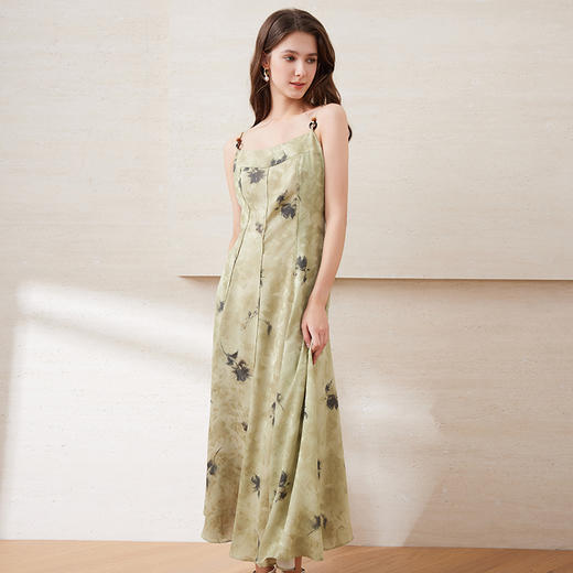 【新中式印花吊带裙】EITIE爱特爱夏季新款氛围感大裙摆及B2507610 商品图1