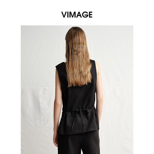VIMAGE纬漫纪2025夏季新款简约百搭显瘦黑色上衣V2313944 商品图4