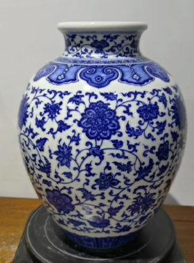 柴窑青花缠枝莲纹天紫罐