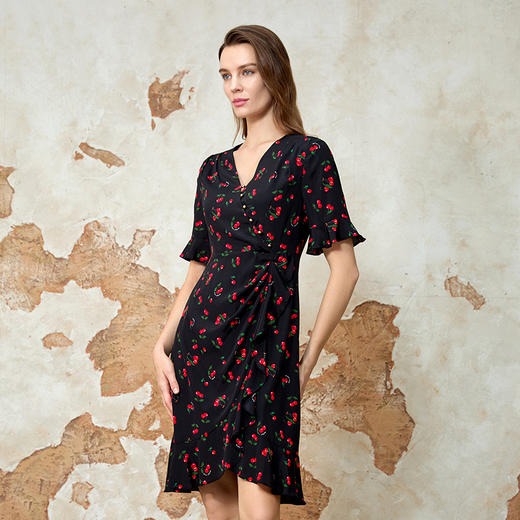 EITIE爱特爱夏季新款提褶V领不规则收腰显瘦印花连衣裙8207922 商品图2