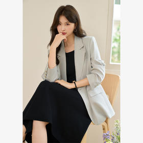 经典简约金属扣子装饰宽肩西装外套女早春通勤风西服上衣V3342354