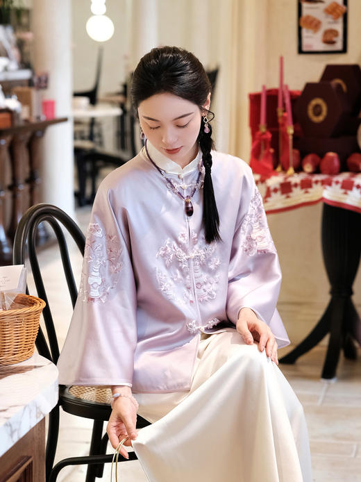 盛唐牡丹 |吉祥宝瓶团纹对襟外套-昌荣紫 商品图0