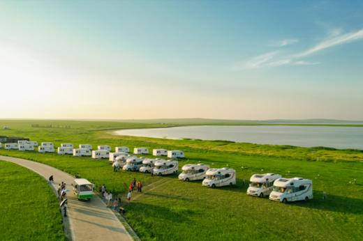 首发减1000【呼伦贝尔6天5夜房车营】大美呼伦贝尔草原，极致辽阔震撼！一家一车，野奢房车露营！私家牧场、2条定制骑马路线、森林红酒晚宴、探秘驯鹿…房车司机+领队+摄影师 商品图4