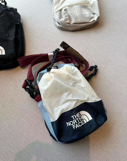 韩单正品北面TNF三色手机包，三个色，尺寸6✖️21✖️18 商品图2