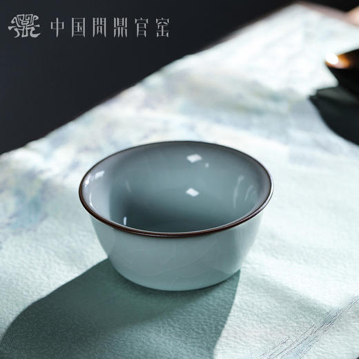 问鼎官窑北官月白鸡缸杯 商品图1