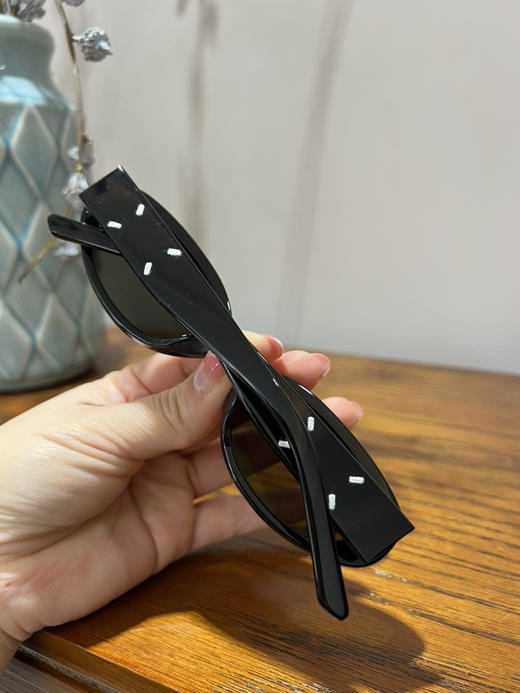 311-1 渠道货 GM联名MM6 206型号 蛋型窄框墨镜 时髦太阳镜 三色 商品图11