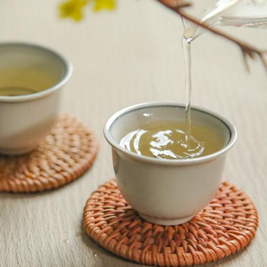 【买7送1】2025《花间泉》古树春茶 357克*1饼 生茶 商品图2