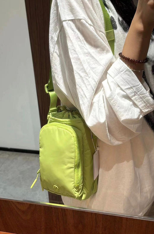 点此购买 lulu露露大家斜挎水壶包 sz 311644 商品图12