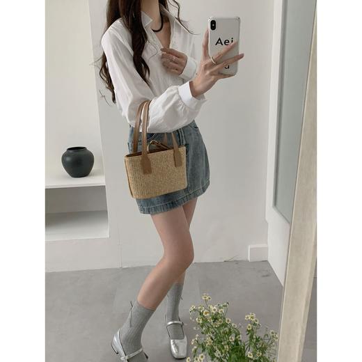 Avann蕾丝刺绣小V翻领白衬衫 2355 福利 商品图3