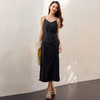 玳莎修身V领吊带裙2025年春季新款气质收腰显瘦打褶设计感小黑裙  FA35001 商品缩略图0