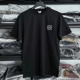 正品LOEWE罗意威 春夏 Anagram系列刺绣短袖T恤 男女同款
经典刺绣logo做工精美百搭 吴磊同款
尺码S-XXL