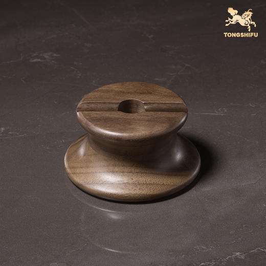 铜师傅 黑胡桃原木《金箍棒底座》工艺品摆件 圆形实木底座 商品图3