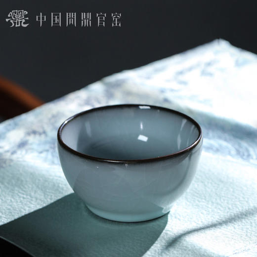 问鼎官窑北官月白听涛杯 商品图1
