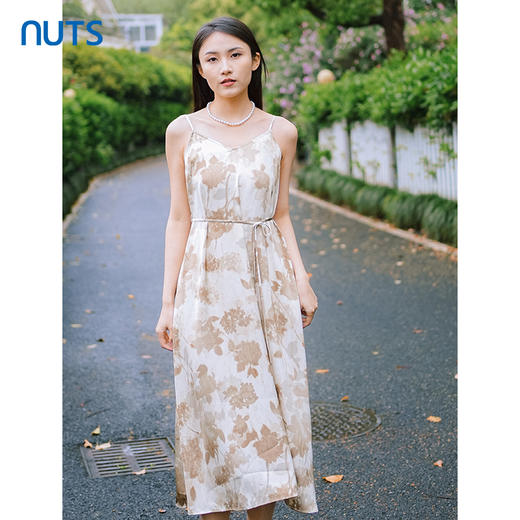 NUTS夏季新品时尚优雅修身气质碎花清新吊带连衣裙422101161 商品图2