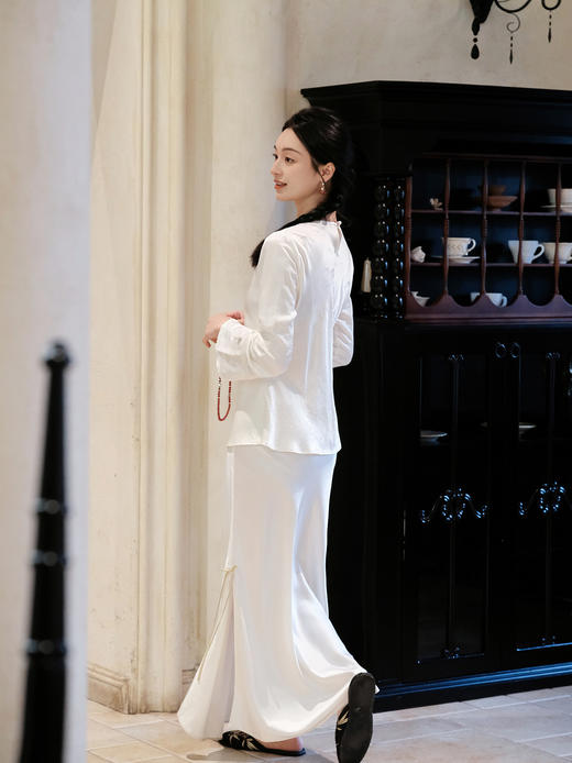 盛唐婧 |真丝牡丹提花修身国风上衣-白色 商品图8