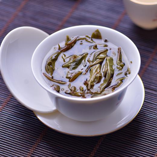 【买7送1】2025《花间泉》古树春茶 357克*1饼 生茶 商品图3