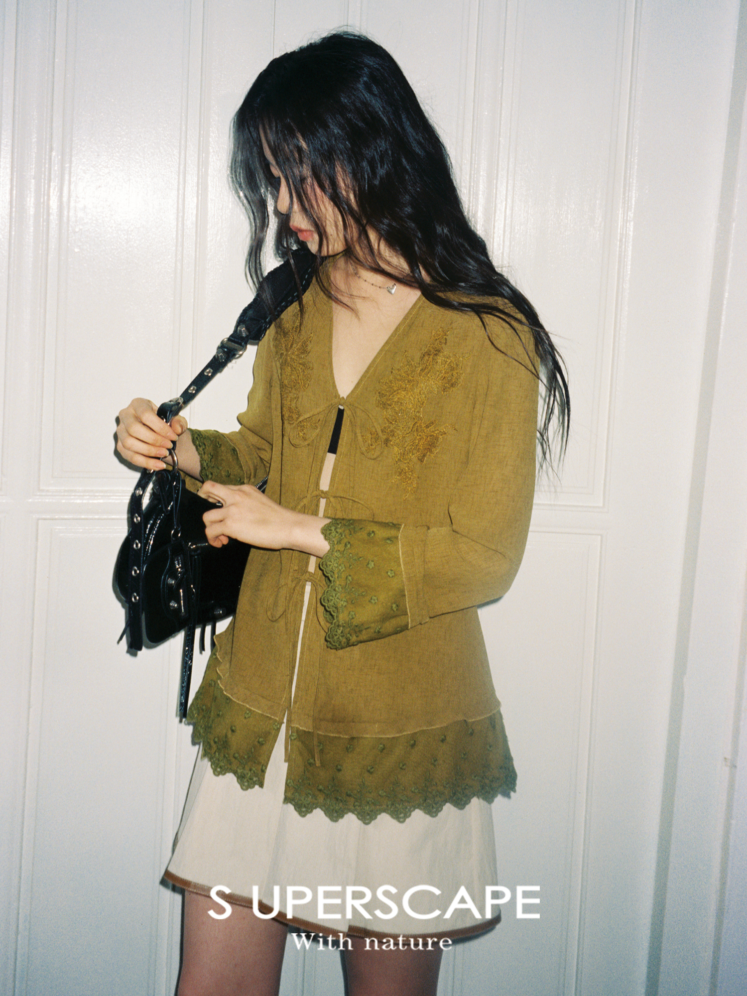 素舶 微透感刺绣面料收腰显瘦蕾丝拼接防晒衬衫SUPERSCAPE