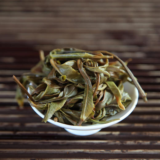 【买5送1】2025《景迈单株》古树春茶 200克*1饼 生茶 商品图3