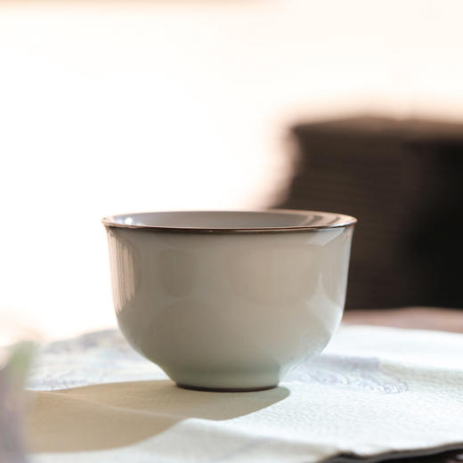 问鼎官窑北官月白帷幄杯 商品图0