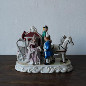 欧洲中古宫廷瓷偶马车