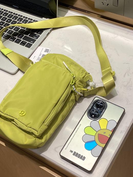 点此购买 lulu露露大家斜挎水壶包 sz 311644 商品图8