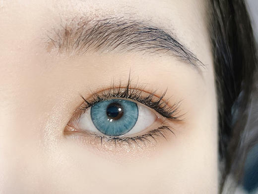 艾吉拉Loveiikira  蓝雪贵族 半年抛 两片 14.2mm 参考着色 13.6mm 基弧 8.5 含水 40% 新锐国货 商品图2