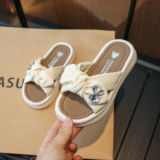 【时尚大蝴蝶结设计，软底半托鞋】女童公主外穿拖鞋 夏季新款 时尚大蝴蝶结软底半托鞋 小女孩凉拖-QQ 商品图3