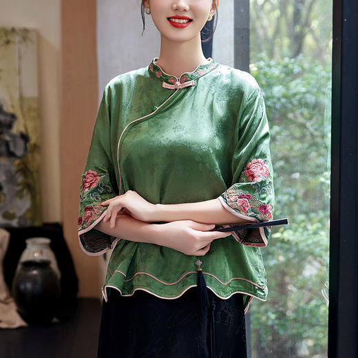 KQL422H2591 2025春季新款刺绣盘扣斜襟茶服中式文艺复古绣花上衣衬衫 商品图3