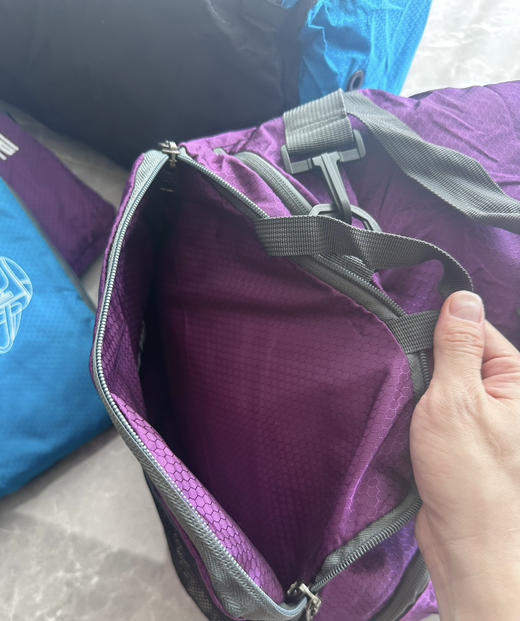 全新正品Venture Pal澳洲订单，超大容量独立鞋仓防水可折叠单肩手提旅行包健身房训练包
官网类似款300+ 
尺寸53x30x27 紫色 宝蓝色 闭眼入 商品图3