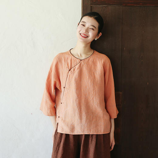 绽放旅行女装112朵/色织亚麻新中式斜襟系扣撞色边透气连身袖衬衫 商品图1