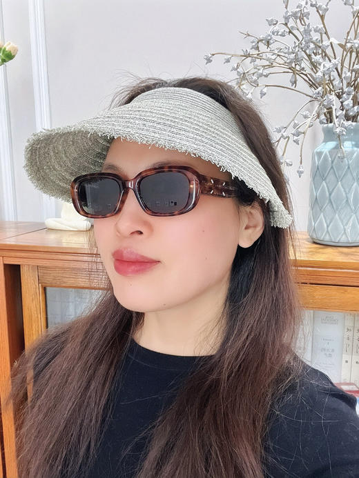 311-2 GM联名MM6新款 207型号长方形小黑超墨镜 帅气冷酷 时髦窄框太阳镜 两色 商品图2