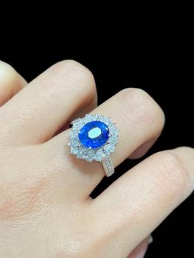 3.05ct刻面蓝宝石戒指