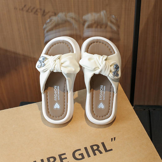 【时尚大蝴蝶结设计，软底半托鞋】女童公主外穿拖鞋 夏季新款 时尚大蝴蝶结软底半托鞋 小女孩凉拖-QQ 商品图4
