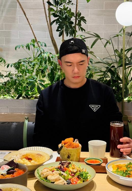 PLD新款经典胶章Logo圆领套头卫衣 舒适宽松版型男女都可以穿 商品图8