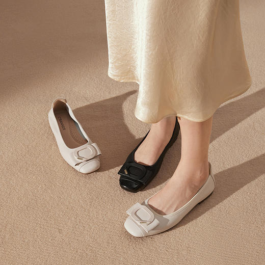 千百度真皮蝴蝶结扣式平底鞋女小香风晚晚浅口单鞋A25125056 商品图1