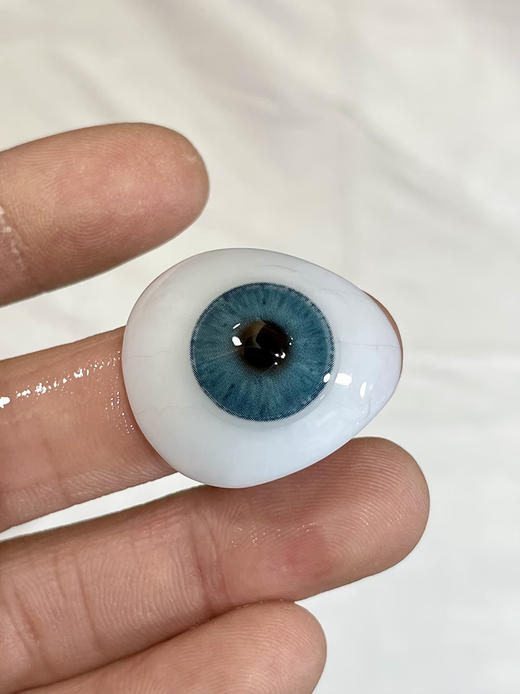 艾吉拉Loveiikira  蓝雪贵族 半年抛 两片 14.2mm 参考着色 13.6mm 基弧 8.5 含水 40% 新锐国货 商品图3