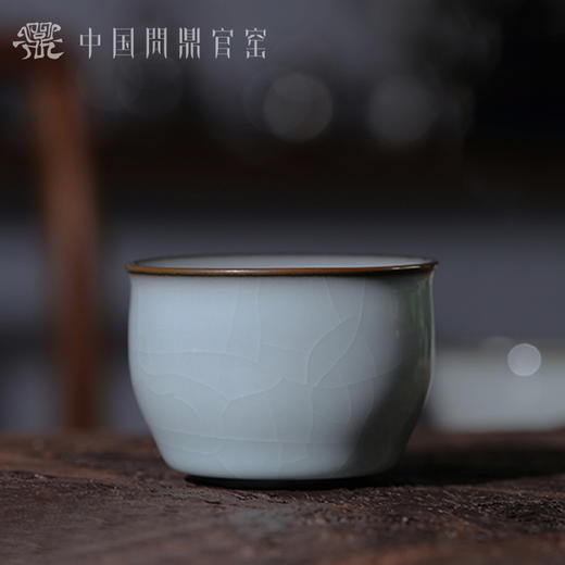 问鼎官窑北官月白手握杯 商品图0