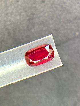 0.77ct刻面红宝石裸石