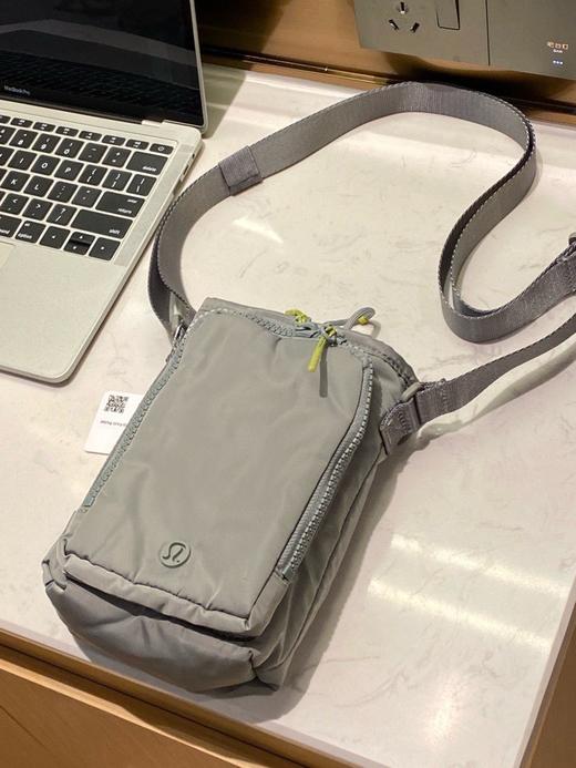 点此购买 lulu露露大家斜挎水壶包 sz 311644 商品图5