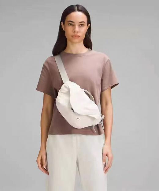 点此购买 lulu露露多用骑行包饺子包 mp 311574 商品图10