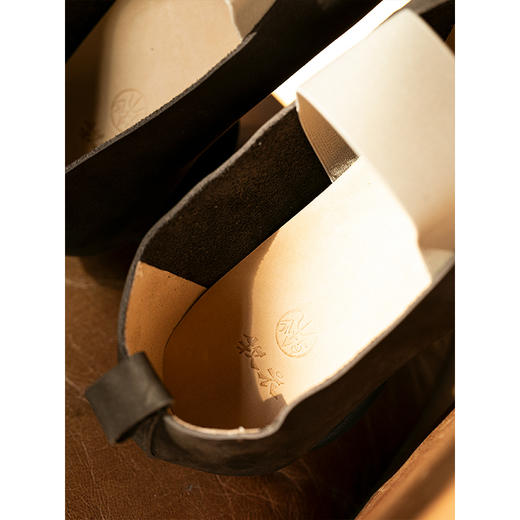 牧衣游原创 磨砂牛皮复古文艺方头舒适鞋子 轻璃【不支持会员折】 商品图1