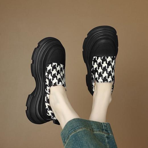 【预售5天】复古典雅轻熟百搭拼色松糕厚底单鞋新款简约通勤舒适乐福鞋女TYMXY&1723 商品图4