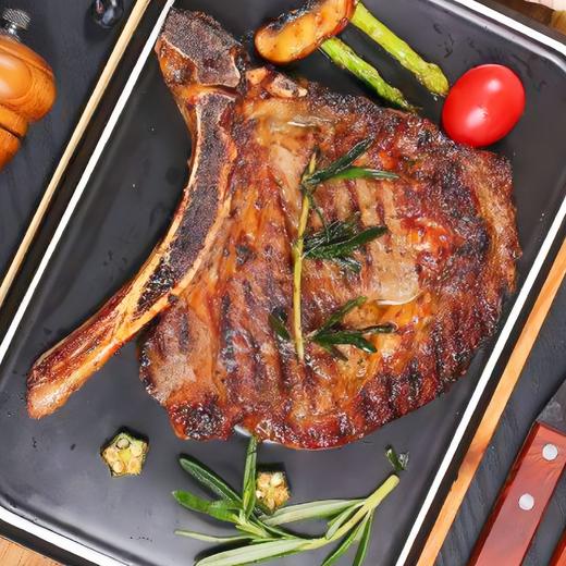 【帕莱农·澳洲原切小战斧牛排】澳洲安格斯黑牛谷饲200天，雪花纹路美到窒息，肉嫩到刀叉一碰就飚汁！ 一口下去，外皮焦脆，内里肉汁直接炸开！骨头边的肉筋带着奶香，越嚼越上瘾！ 商品图3