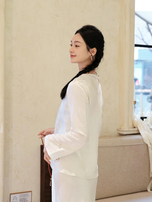 盛唐婧 |真丝牡丹提花修身国风上衣-白色 商品图6