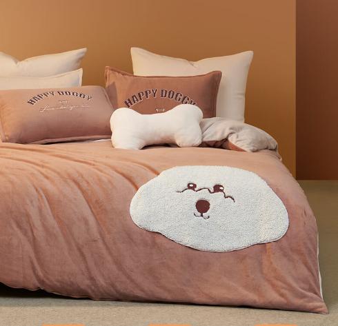 积分免费兑：梦洁家纺 亲肤保暖 220g暖绒绣花四件套 2米床 248×248cm 商品图0